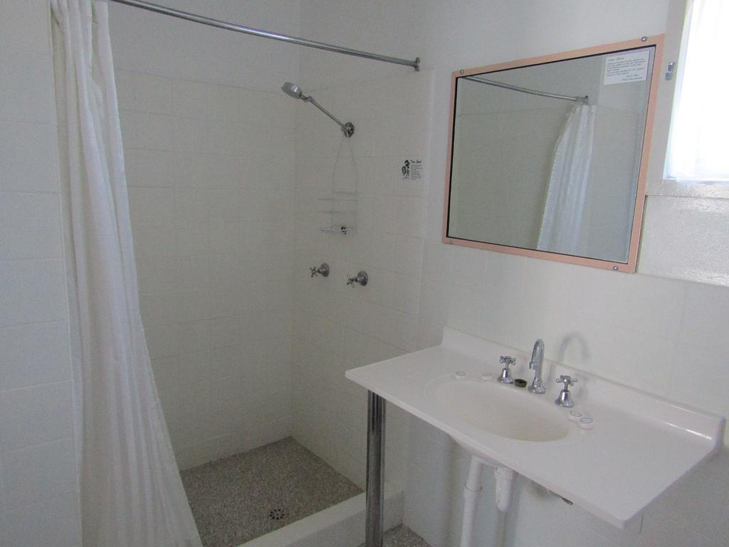 Hanging Rock Family Motel Batemans Bay Ngoại thất bức ảnh