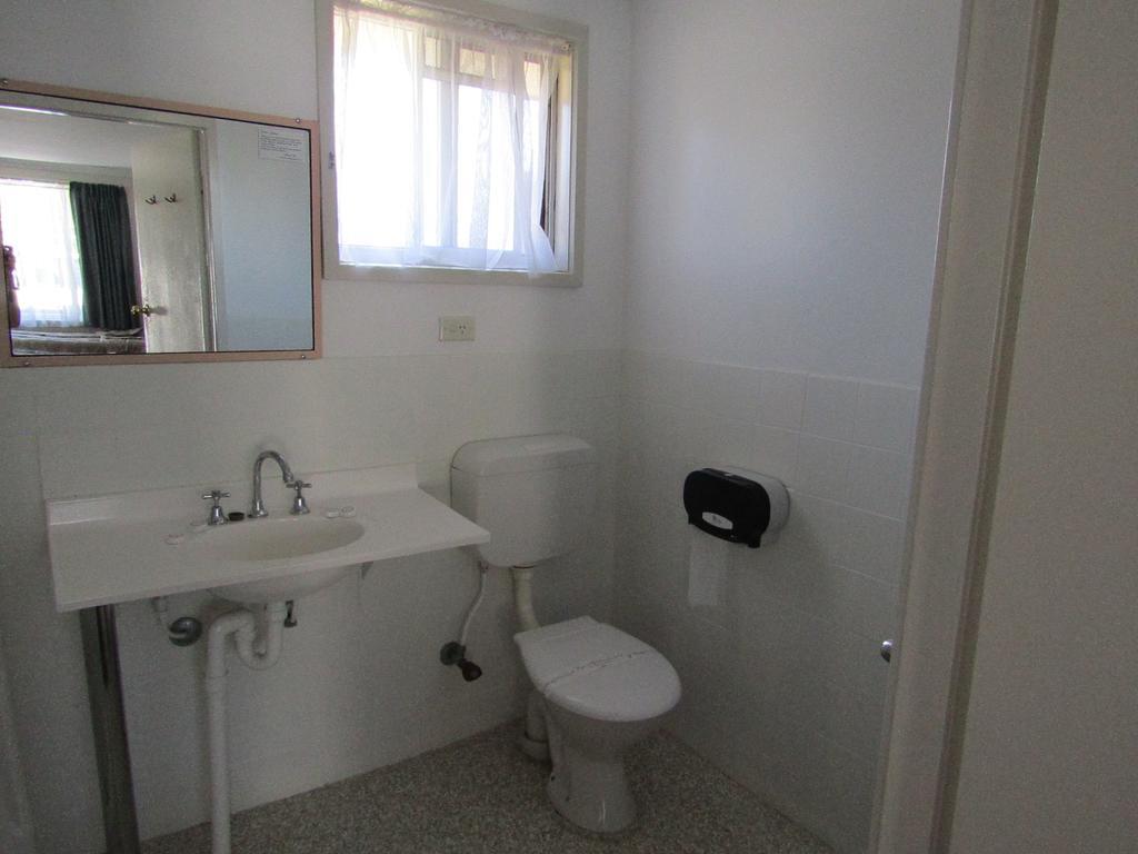 Hanging Rock Family Motel Batemans Bay Ngoại thất bức ảnh