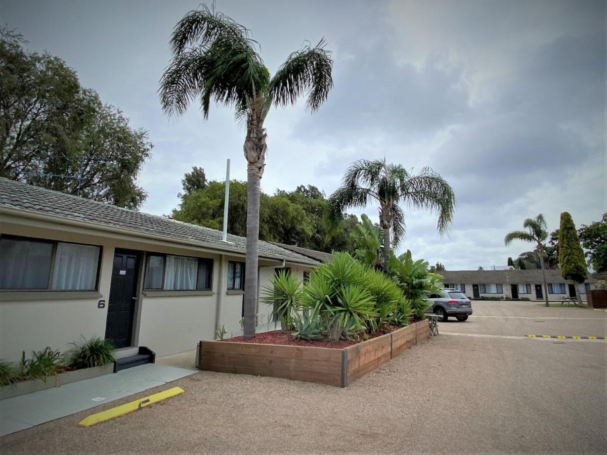 Hanging Rock Family Motel Batemans Bay Ngoại thất bức ảnh