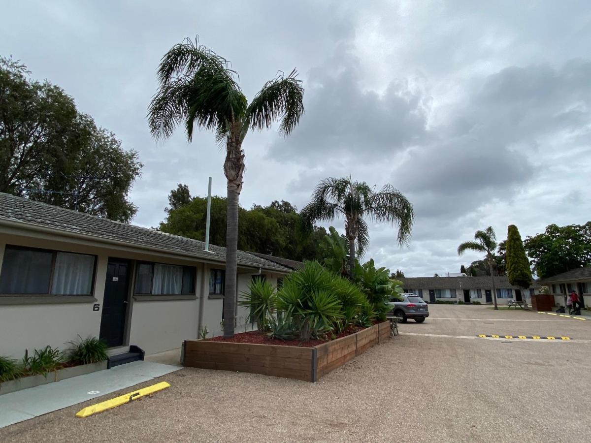 Hanging Rock Family Motel Batemans Bay Ngoại thất bức ảnh