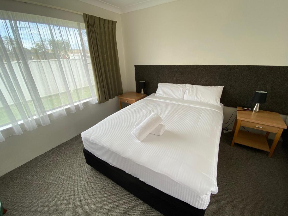 Hanging Rock Family Motel Batemans Bay Ngoại thất bức ảnh